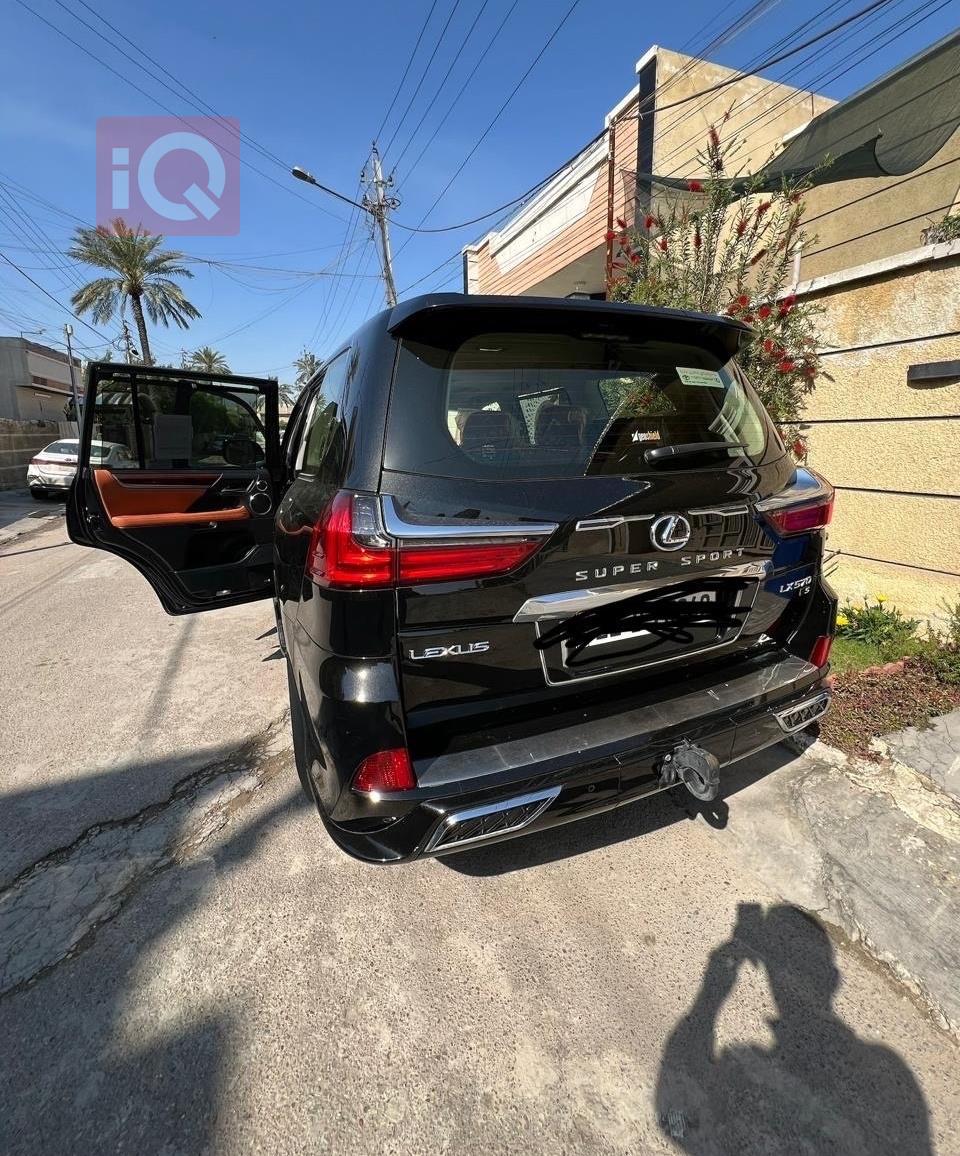Lexus LX